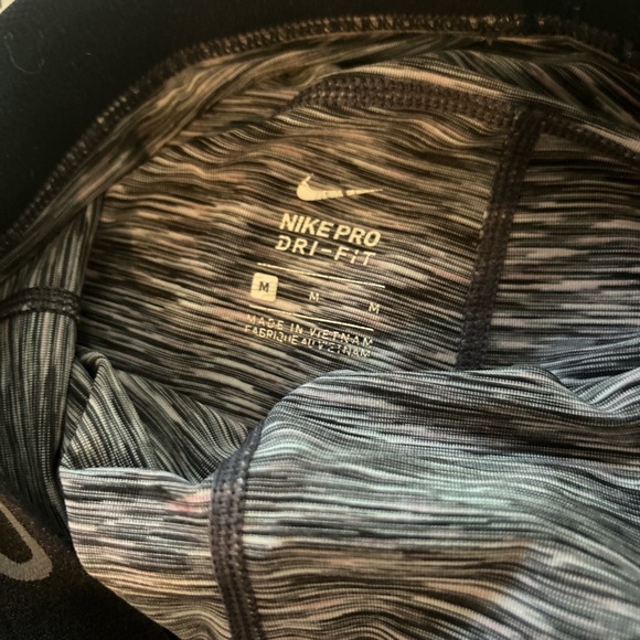 nike pros can fit medium and small :) - Picture 3 of 4